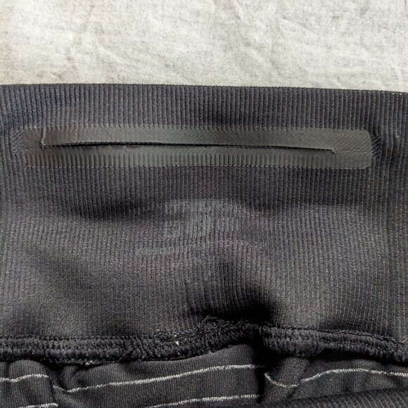 Brooks Athletic Capris Black - Light Grey Ombre Small - Picture 3 of 4